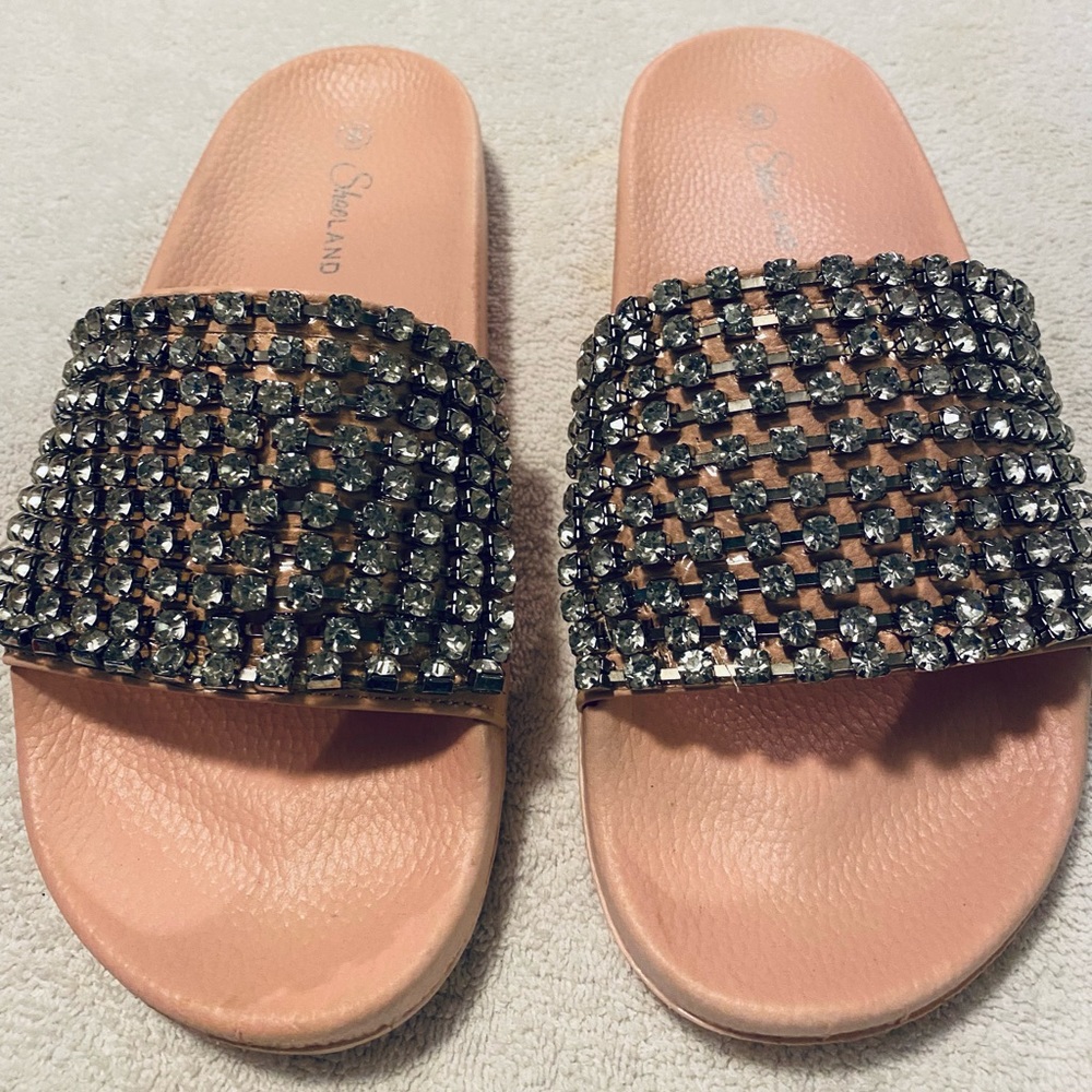 Brand New Super Stylish And Comfy Sandals By SHOELAND - Size 8 - Box 69